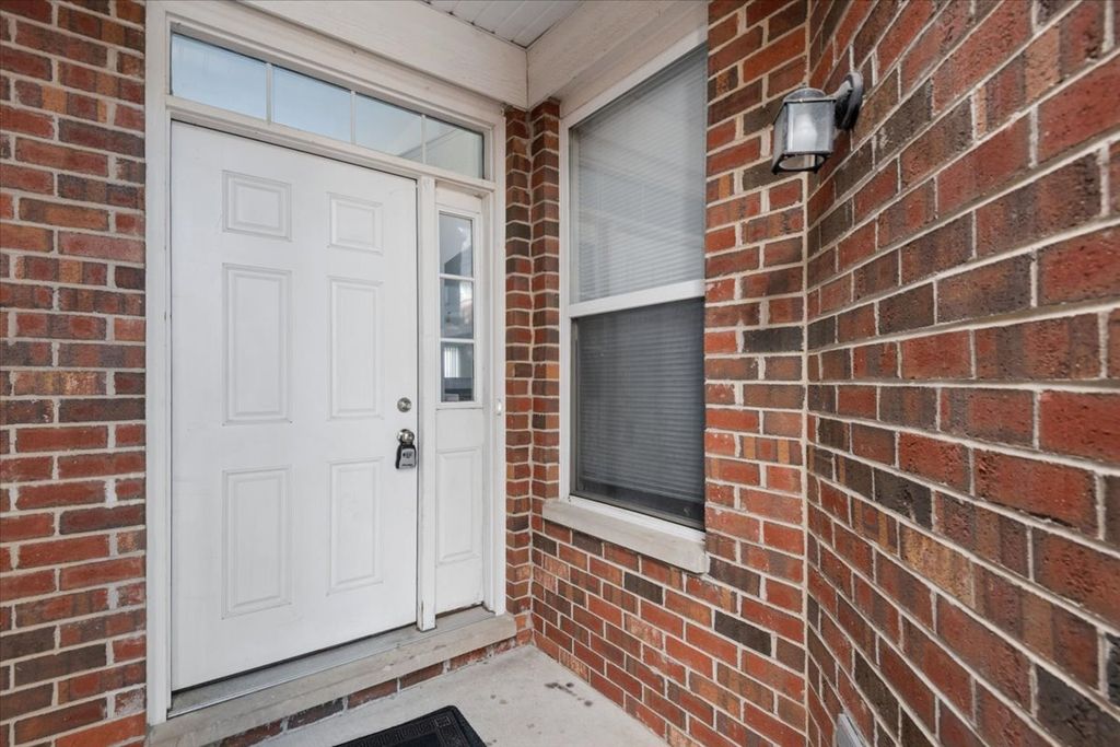1690 Buckingham Drive, Des Plaines, IL 60018 — photo 2