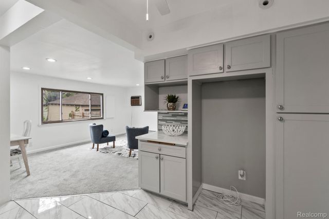18030 SANTA BARBARA Drive, Detroit, MI 48221