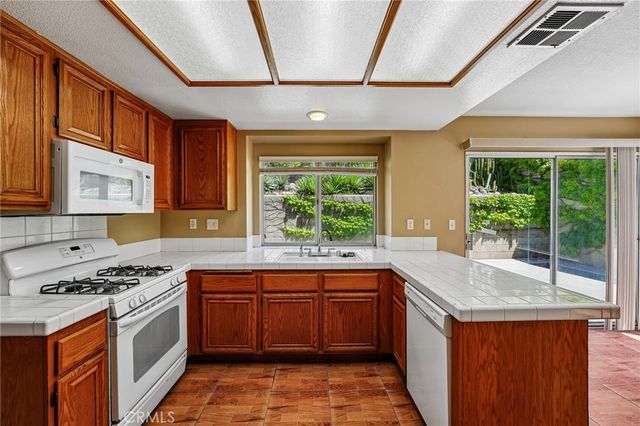 10173 Shale Lane, Mentone, CA 92359