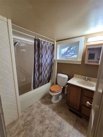 4125 NE 150th Avenue, Elkhart, IA 50073