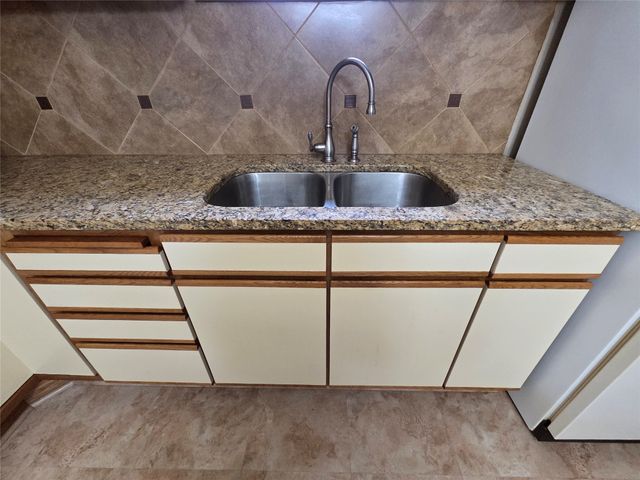 4125 NE 150th Avenue, Elkhart, IA 50073