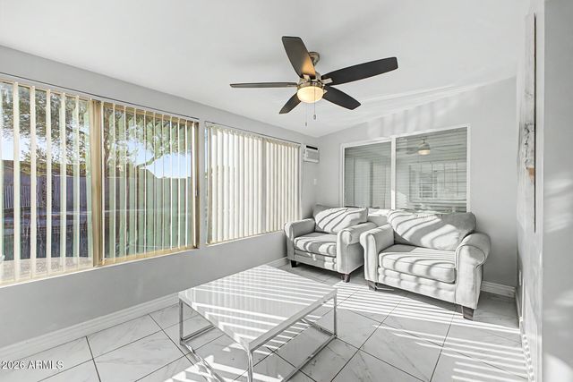 8740 W KEIM Drive, Glendale, AZ 85305