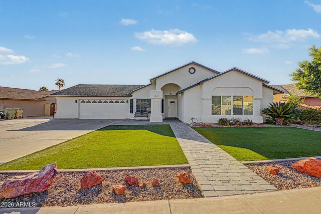 8740 W KEIM Drive, Glendale, AZ 85305