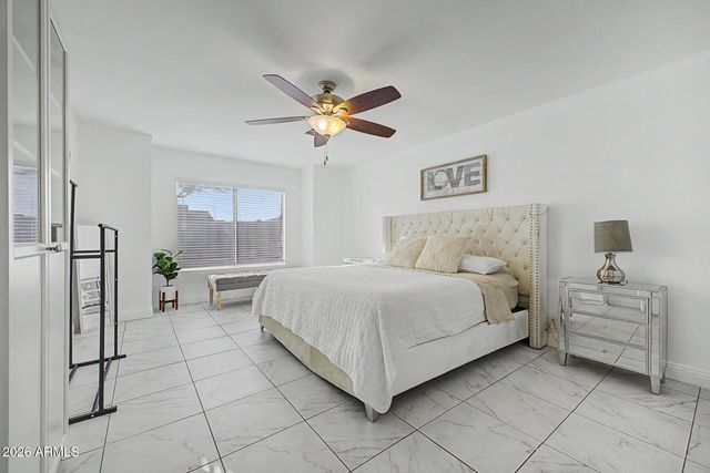 8740 W KEIM Drive, Glendale, AZ 85305