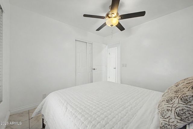 8740 W KEIM Drive, Glendale, AZ 85305