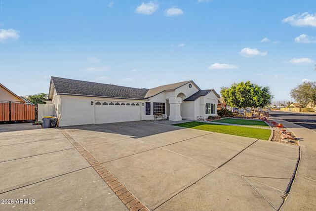 8740 W KEIM Drive, Glendale, AZ 85305