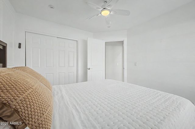 8740 W KEIM Drive, Glendale, AZ 85305