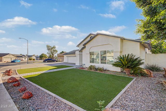 8740 W KEIM Drive, Glendale, AZ 85305