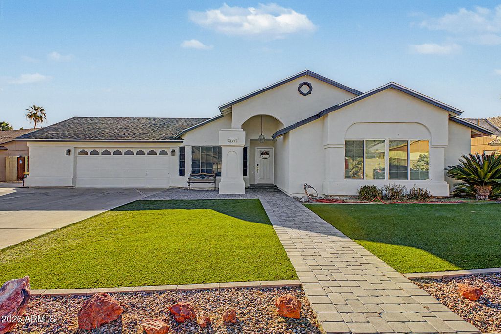 8740 W KEIM Drive, Glendale, AZ 85305