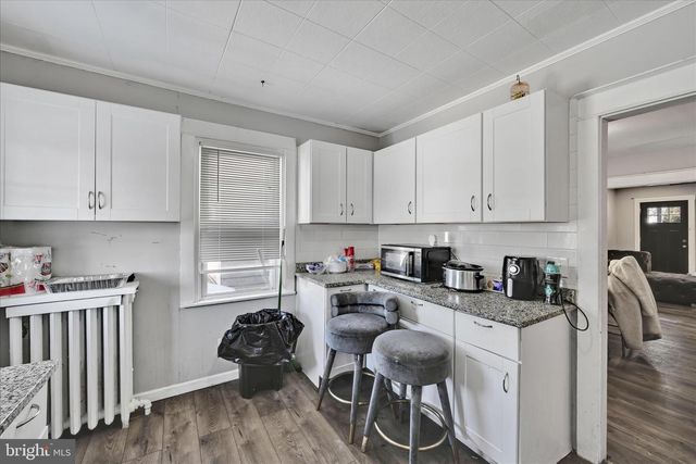 204 E AVON RD, Brookhaven, PA 19015