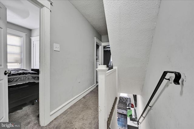 204 E AVON RD, Brookhaven, PA 19015