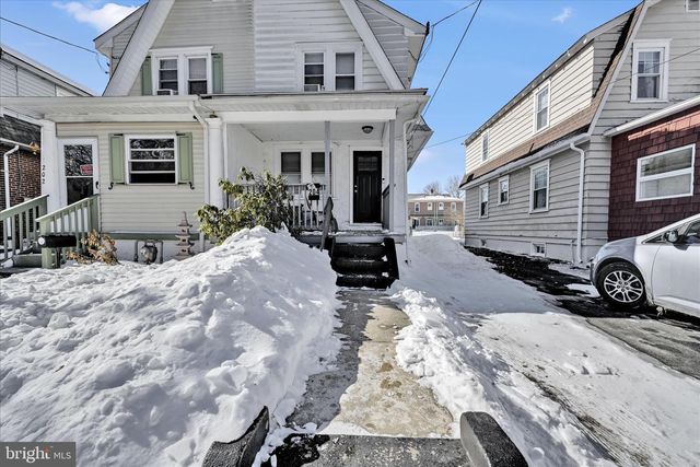 204 E AVON RD, Brookhaven, PA 19015