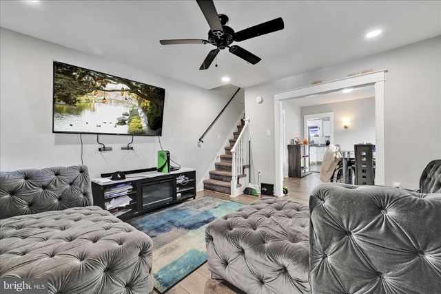 204 E AVON RD, Brookhaven, PA 19015