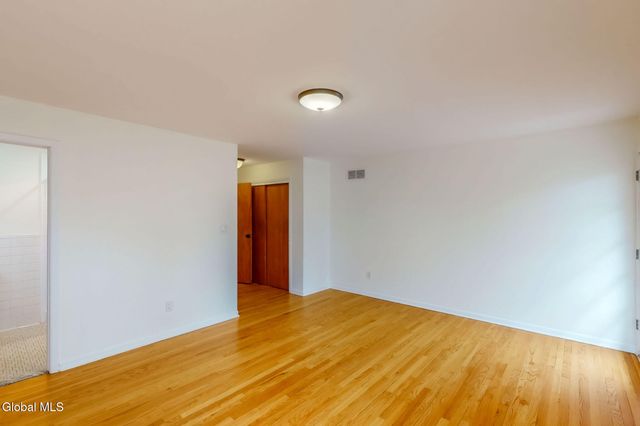 31 Freeman Road, Albany, NY 12208