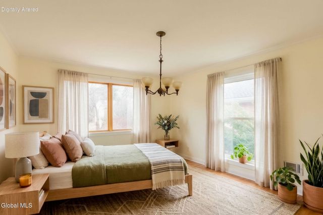 31 Freeman Road, Albany, NY 12208