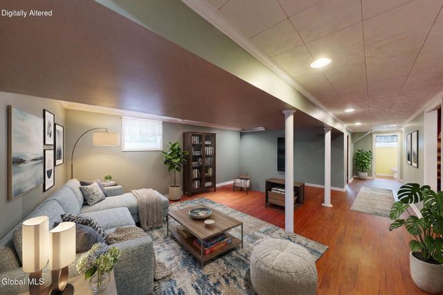 31 Freeman Road, Albany, NY 12208