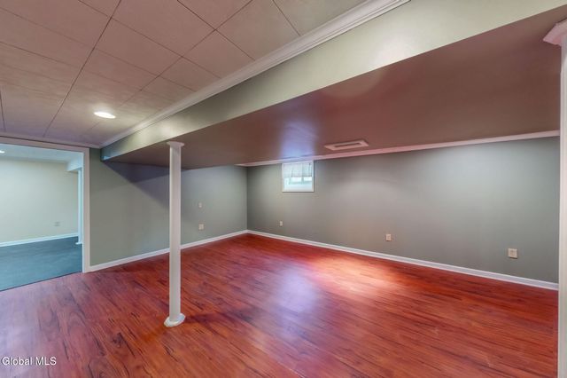 31 Freeman Road, Albany, NY 12208