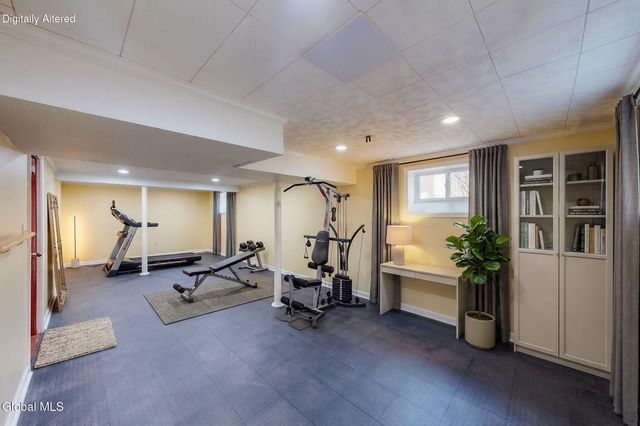 31 Freeman Road, Albany, NY 12208