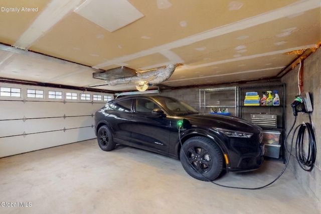 31 Freeman Road, Albany, NY 12208