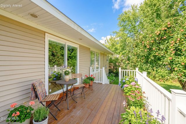 31 Freeman Road, Albany, NY 12208