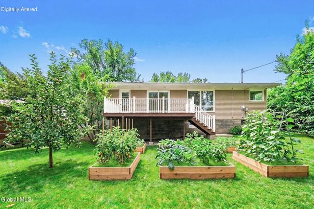 31 Freeman Road, Albany, NY 12208