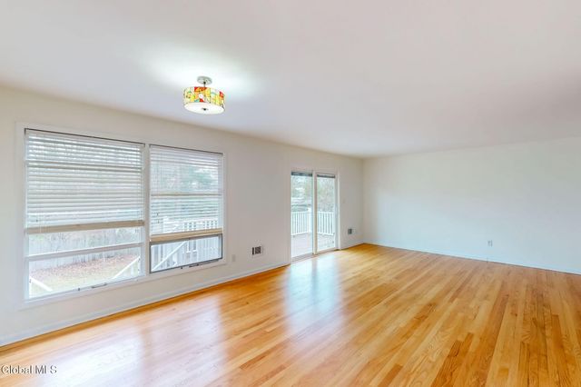 31 Freeman Road, Albany, NY 12208