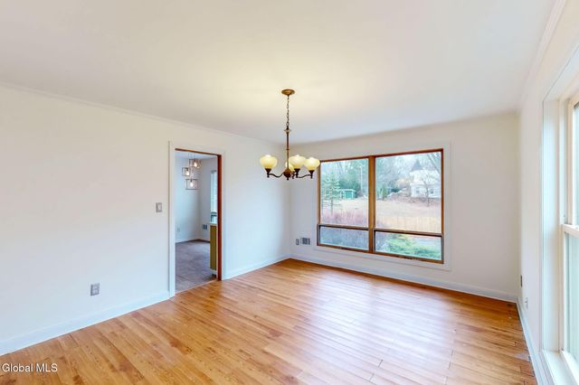 31 Freeman Road, Albany, NY 12208