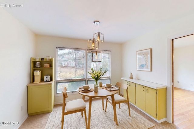 31 Freeman Road, Albany, NY 12208