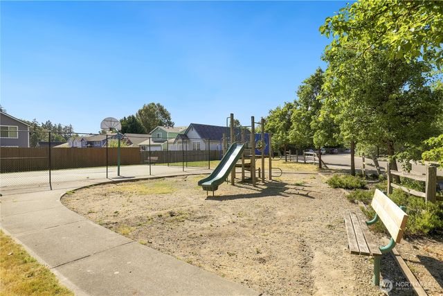 11719 9th Avenue Ct E, Tacoma, WA 98445