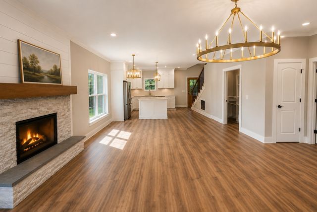 1516 Columbia Rd, Dickson, TN 37055