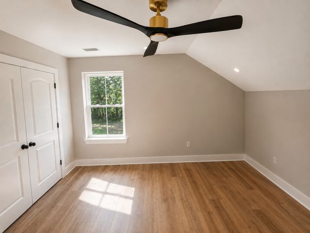 1516 Columbia Rd, Dickson, TN 37055