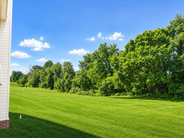 1516 Columbia Rd, Dickson, TN 37055