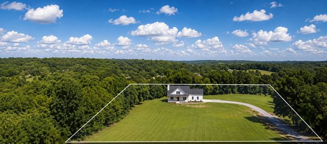 1516 Columbia Rd, Dickson, TN 37055
