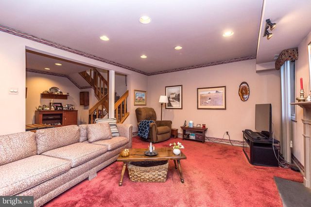 68 AMITY DR, Chesterbrook, PA 19087