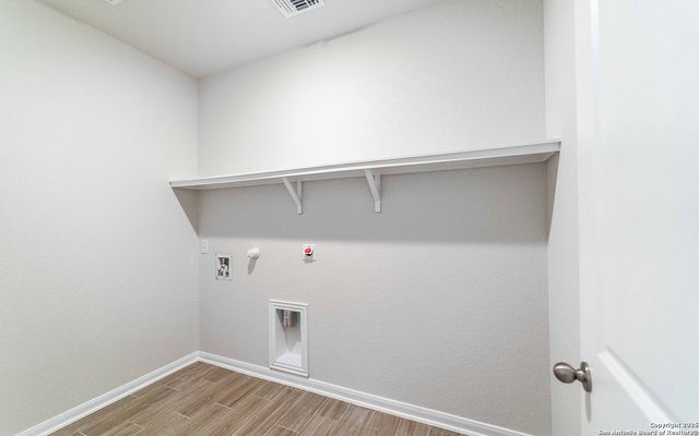 1240 Sweden, Seguin, TX 78155