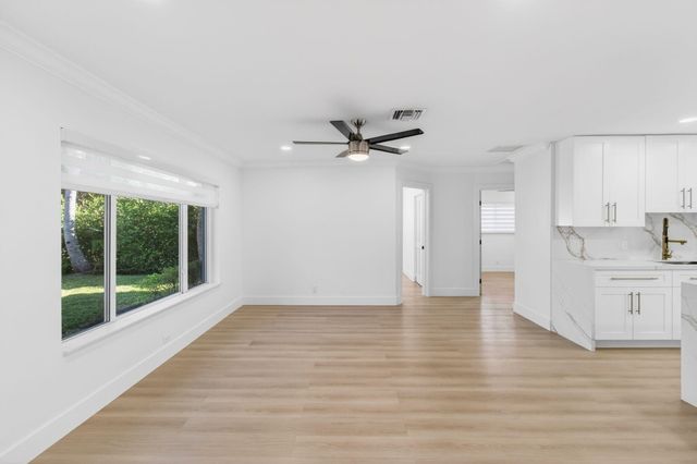360 SW 2nd Street, Boca Raton, FL 33432