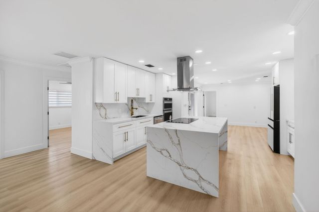360 SW 2nd Street, Boca Raton, FL 33432