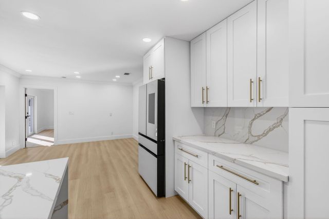 360 SW 2nd Street, Boca Raton, FL 33432