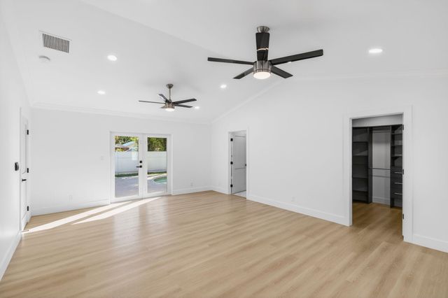 360 SW 2nd Street, Boca Raton, FL 33432