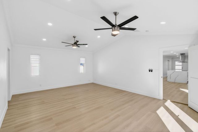 360 SW 2nd Street, Boca Raton, FL 33432