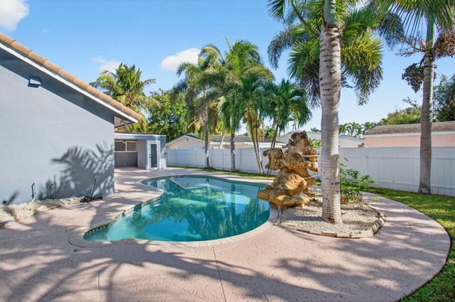 360 SW 2nd Street, Boca Raton, FL 33432