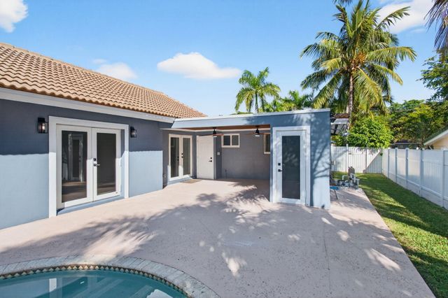 360 SW 2nd Street, Boca Raton, FL 33432