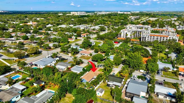 360 SW 2nd Street, Boca Raton, FL 33432