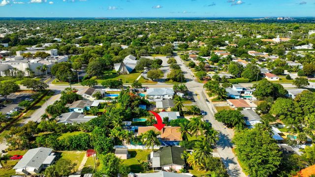 360 SW 2nd Street, Boca Raton, FL 33432
