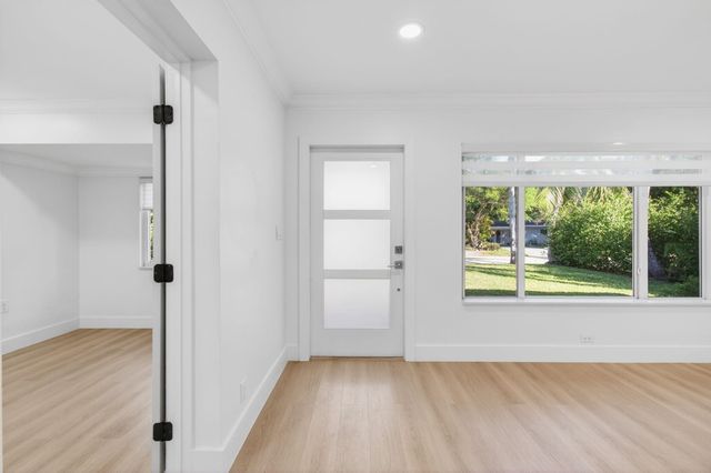 360 SW 2nd Street, Boca Raton, FL 33432
