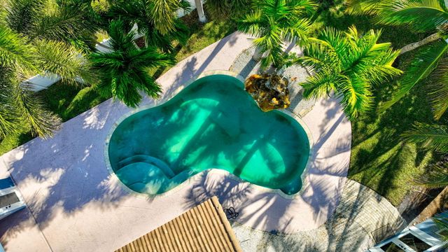 360 SW 2nd Street, Boca Raton, FL 33432
