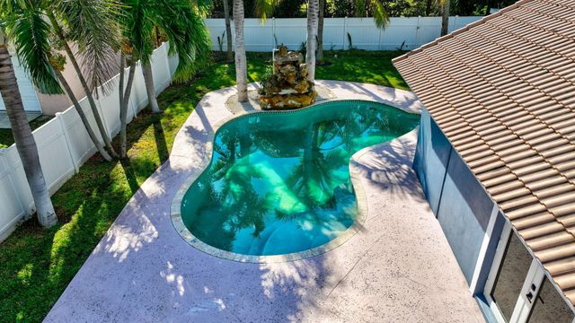 360 SW 2nd Street, Boca Raton, FL 33432