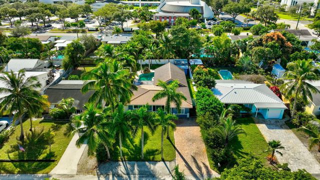 360 SW 2nd Street, Boca Raton, FL 33432