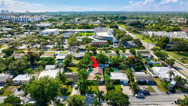 360 SW 2nd Street, Boca Raton, FL 33432