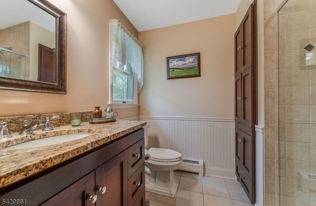 87 Buckhorn Dr, White Twp., NJ 07823